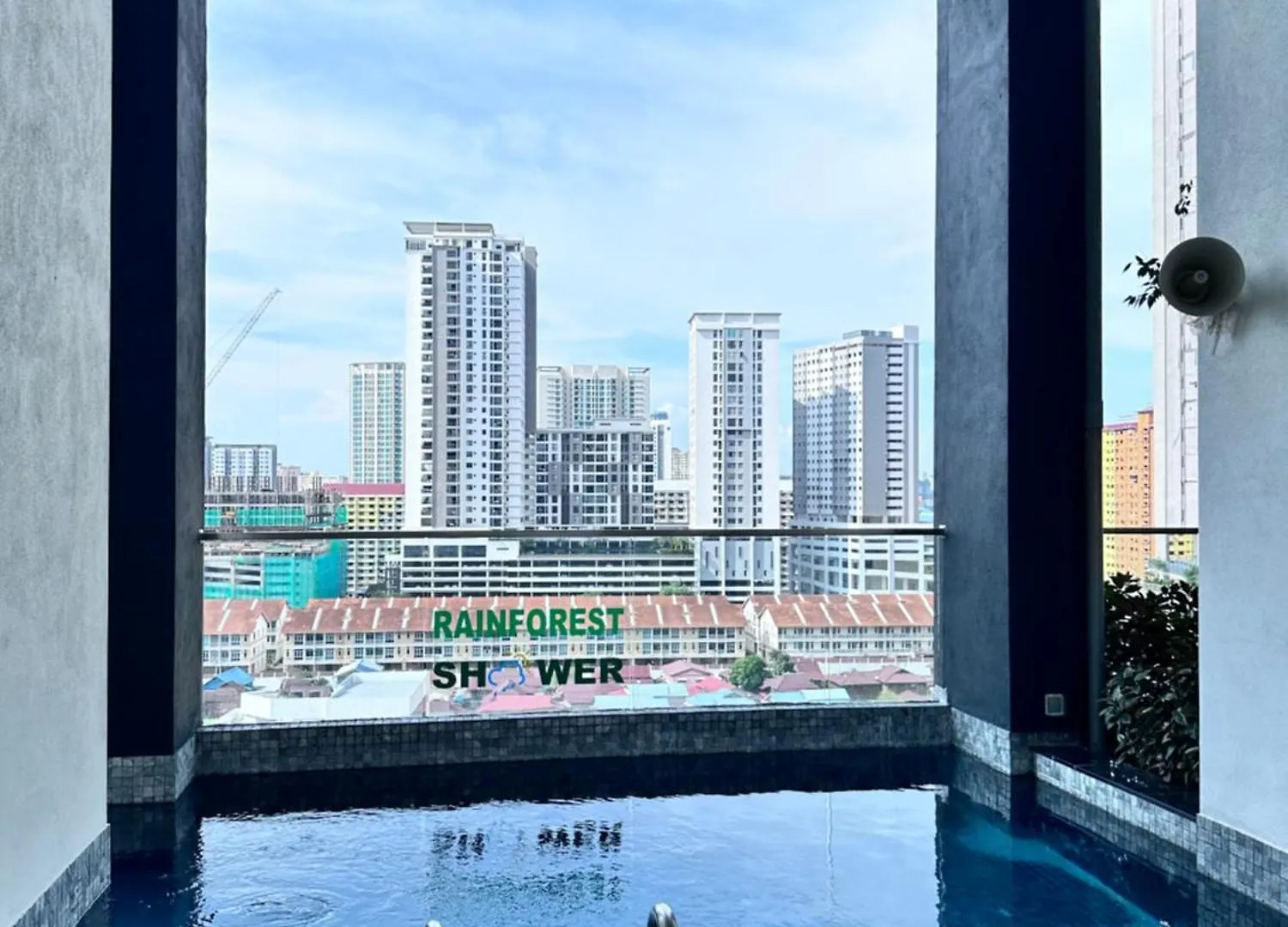 New In Town Area Urban Suites Jelutong