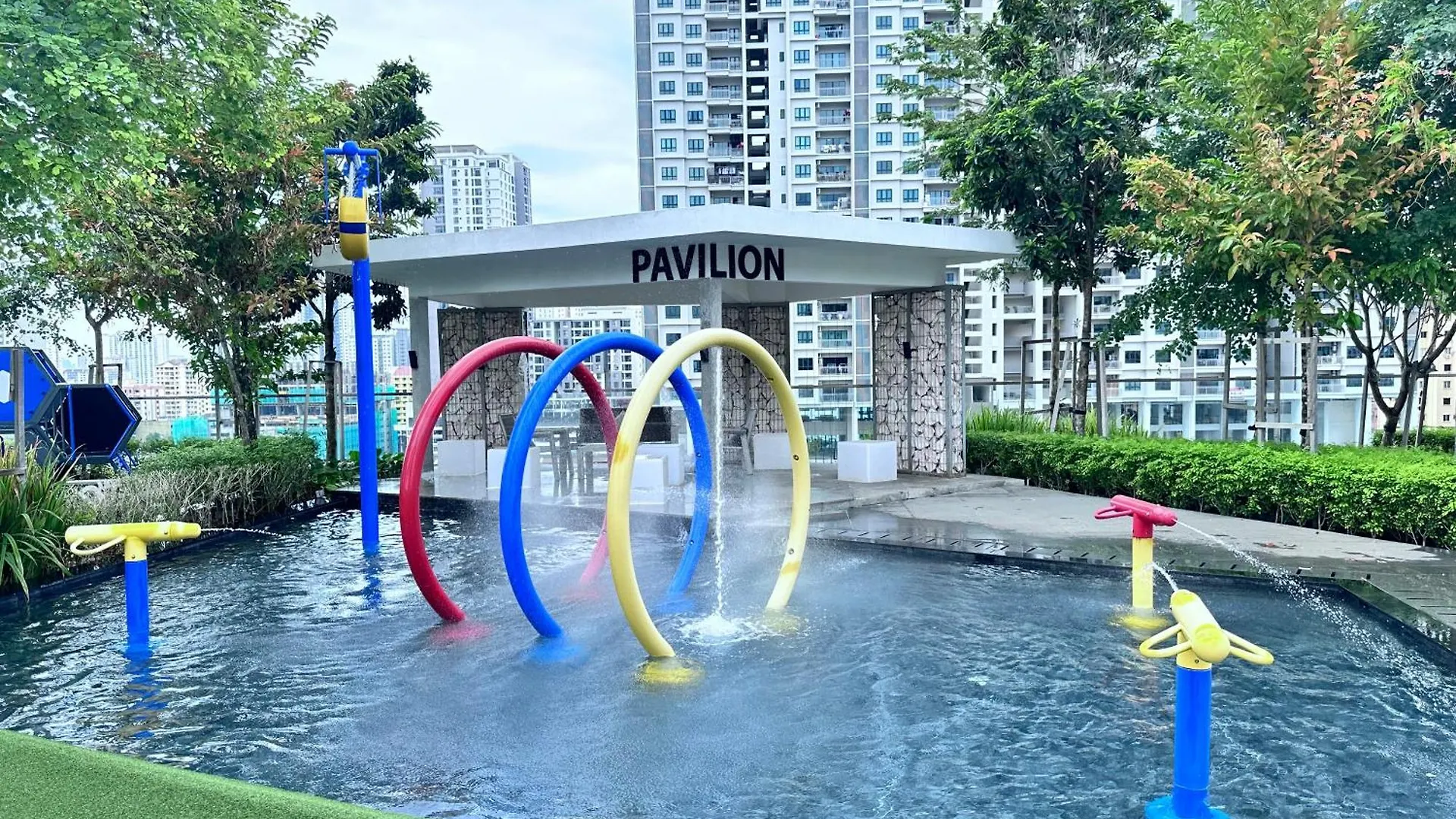 New In Town Area Urban Suites Jelutong 0*,  Μαλαισία